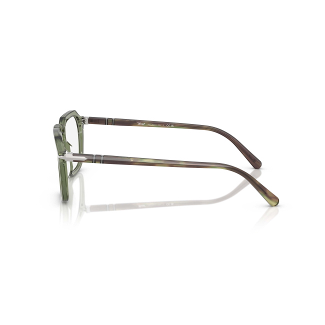 Persol PO 3292V col. 1226 è una montatura da vista da donna in acetato verde trasparente, dalla forma squadrata e calibro 50.