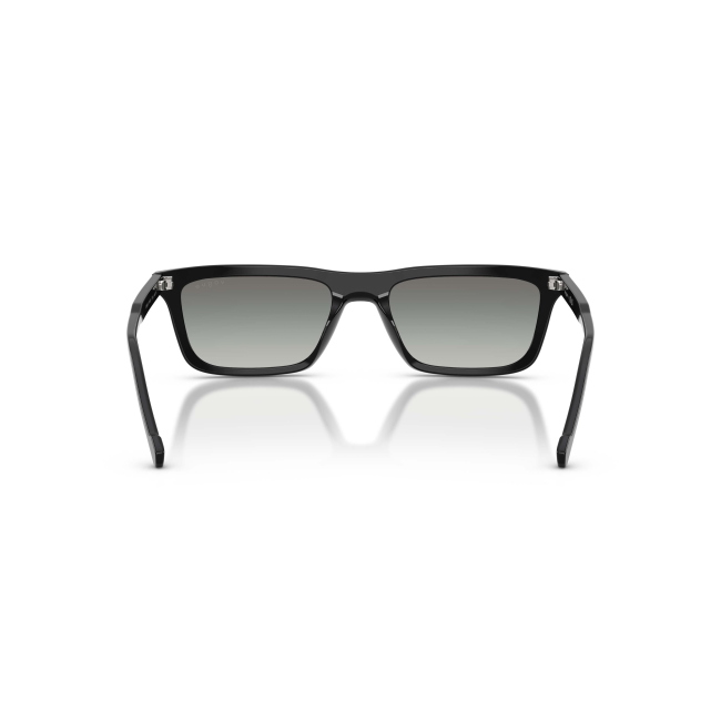 Vogue VO 5687S col. W44/11 è un occhiale da sole in acetato nero lucido e calibro 55.