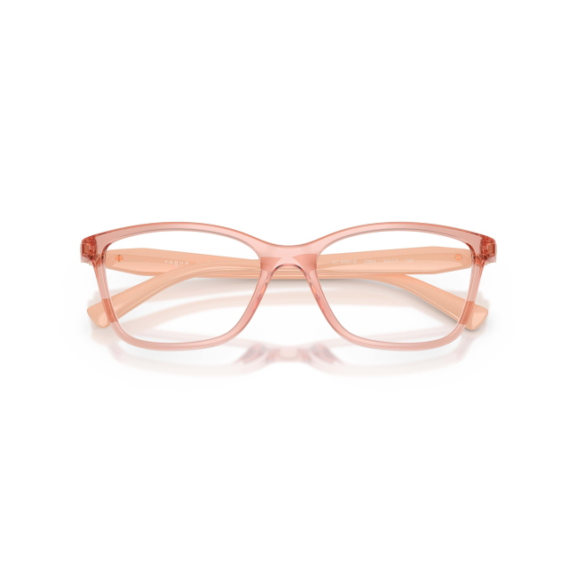 Vogue VO 5680B col. 2864 è una montatura da vista in acetato rosa trasparente e calibro 54.