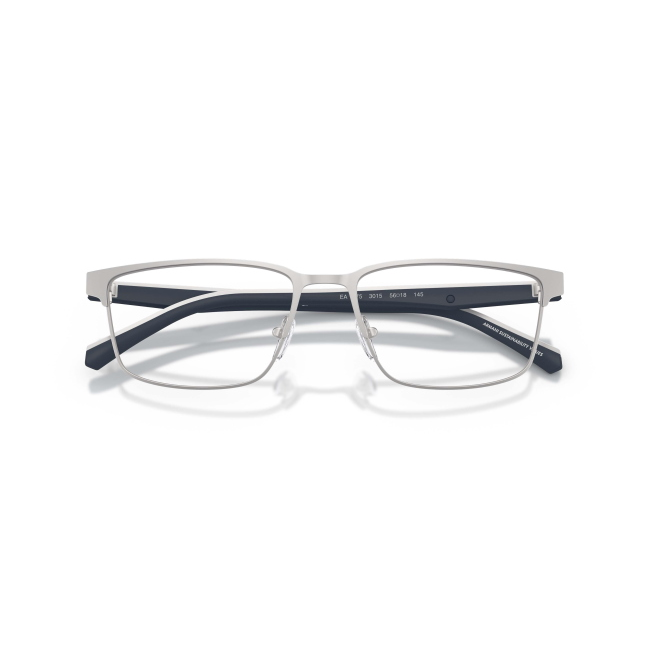 Emporio Armani EA 1175 col. 3015 è una montatura da vista da uomo in metallo argento satinato, dalla forma rettangolare e calibro 54.
