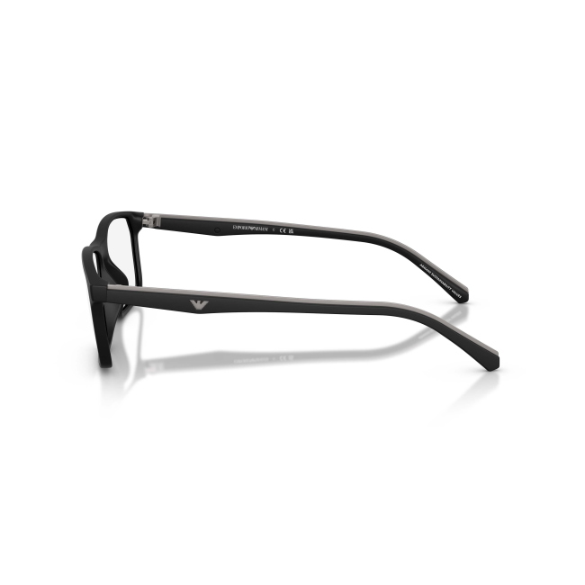 Emporio Armani EA 3266U col. 5001 è una montatura da vista da uomo in acetato nero satinato, dalla forma pillow e calibro 56.