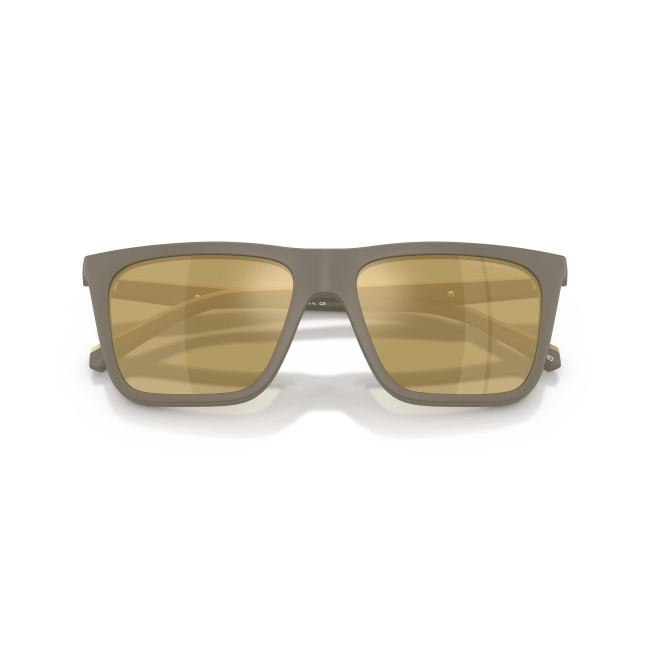 Emporio Armani EA 4258 col. 5437/1W abbina acetato BEIGE SATINATO a un profilo Squadrata. Calibro 54, con una presenza ben definita sul viso.