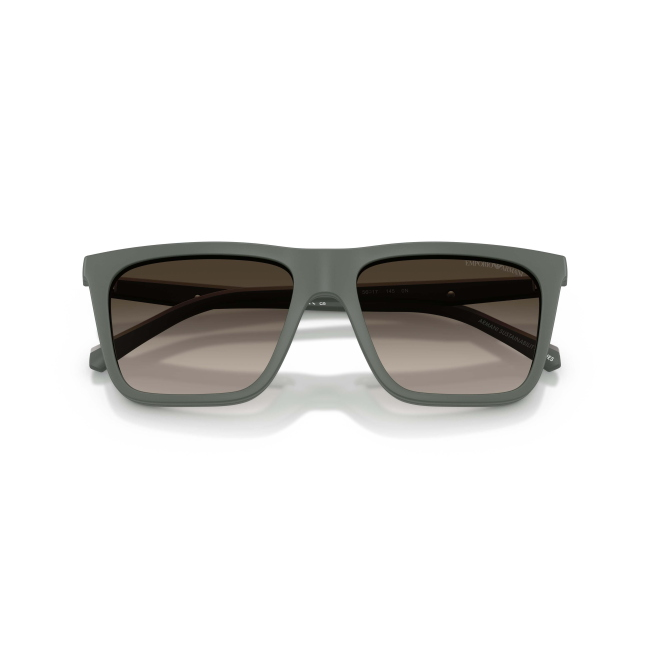 Emporio Armani EA 4258 col. 6312/1W propone un montatura da vista dalla forma Squadrata in acetato VERDE SATINATO, calibro 54. Le proporzioni mantengono un equilibrio pulito e contemporaneo.