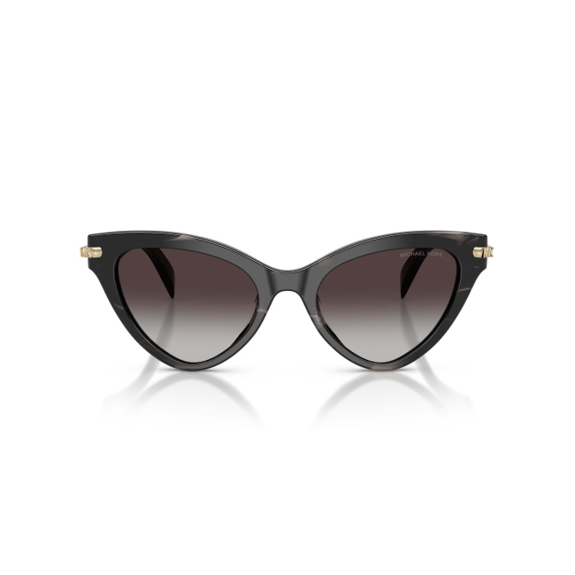 MICHAEL KORS MK 2259U ROANOKE col. 40348G è un occhiale da sole da donna in acetato corno nero, dalla forma cat eye e calibro 52.
