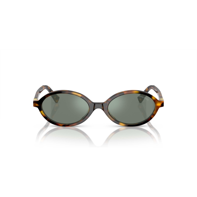Miu Miu SMU 04Z col. VAU-04M è un occhiale da sole da donna in acetato marrone tartarugato, dalla forma ovale e calibro 50.