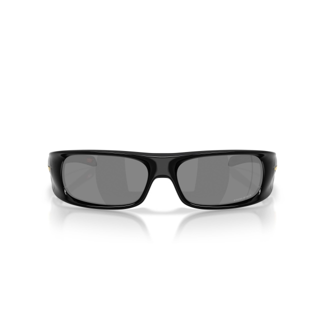 Oakley OO 9522 HIGHLAND col. 01 è un occhiale da sole in acetato nero lucido e calibro 62.