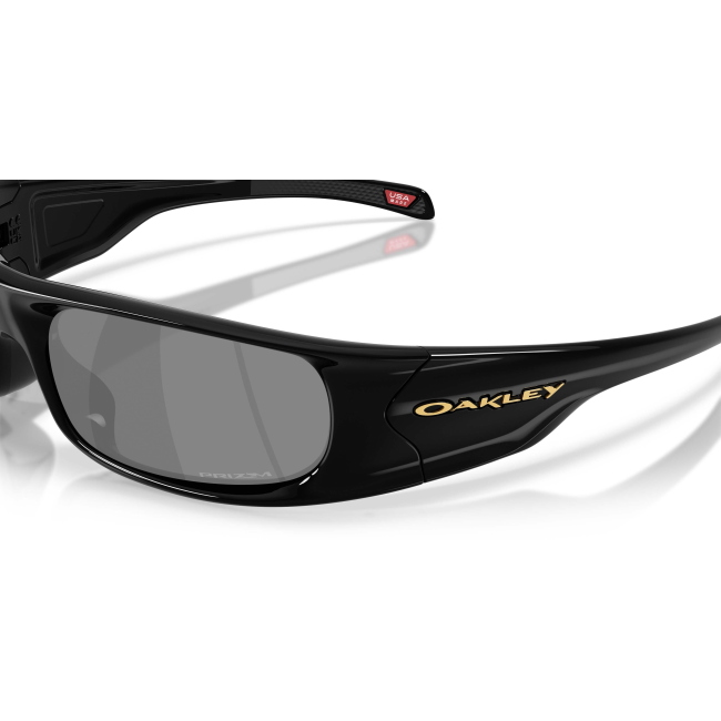 Oakley OO 9522 HIGHLAND col. 01 è un occhiale da sole in acetato nero lucido e calibro 62.