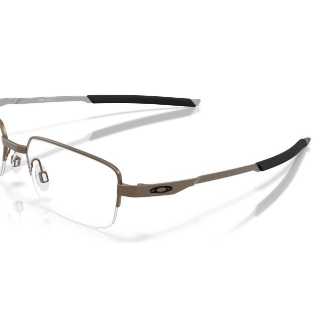 Oakley OX 3100 FOIL RQ 0.5 col. 02 è una montatura da vista in metallo grigio peltro e calibro 55.