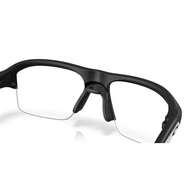 Oakley OX 8198 STUNT GLIDER col. 01 è una montatura da vista in acetato nero satinato e calibro 60.