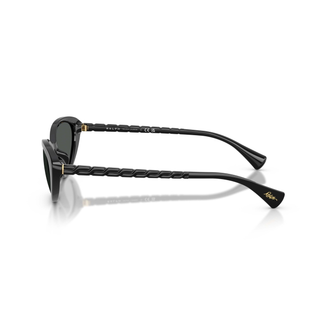 Ralph RA 5338U col. 5001/87 interpreta il modello con acetato NERO LUCIDO con lenti GRIGIO SCURO. il calibro 56 ne definiscono il carattere.