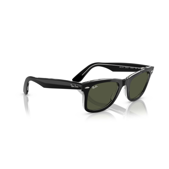 Ray-Ban RB 2140 WAYFARER col. 1294/31 Ã¨ un occhiale da sole in acetato NERO LUCIDO SU TRASPARENTE con lenti GRIGIO VERDE G15, calibro 50. Un modello dal carattere definito e facile da riconoscere.