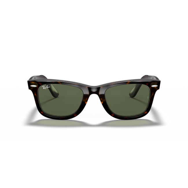 Ray-Ban RB 2140 WAYFARER col. 902 è un occhiale da sole in acetato marrone tartarugato e calibro 50.