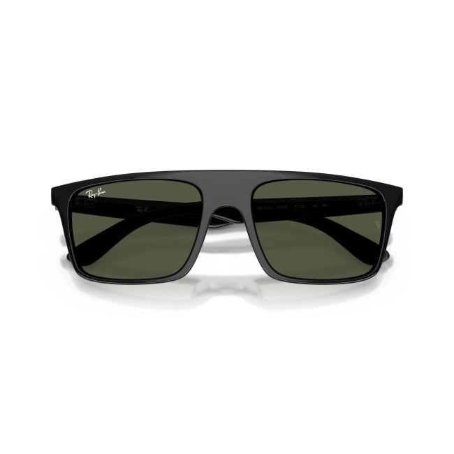 Ray-Ban RB 2222 col. 901/31 è un occhiale da sole in acetato nero lucido e calibro 57.