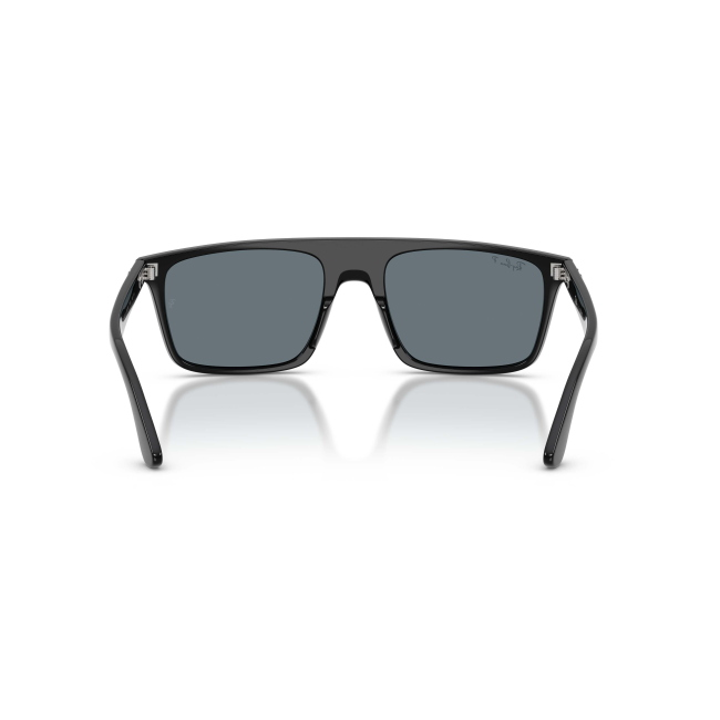 Ray-Ban RB 2222 col. 901/3R è un occhiale da sole in acetato nero lucido e calibro 57.