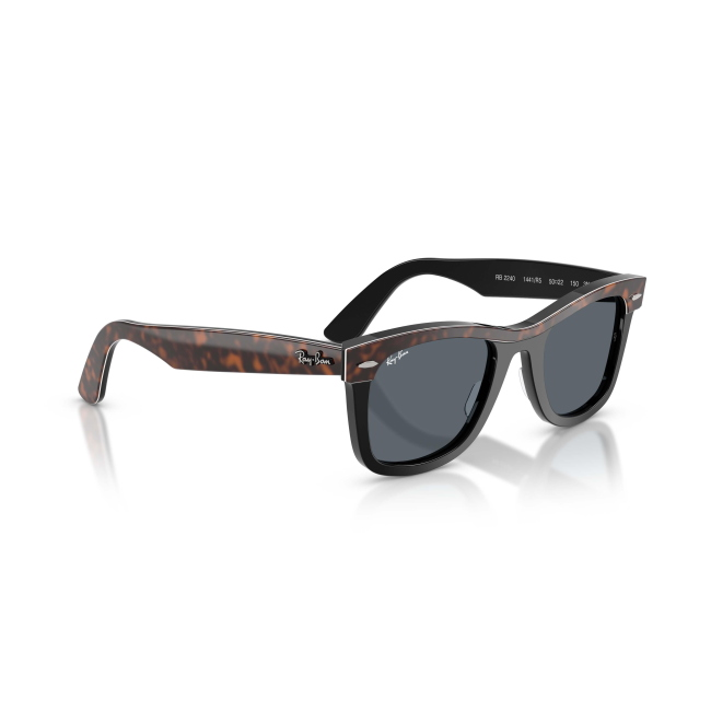 Ray-Ban RB 2240 WAYFARER col. 1441/R5 è un occhiale da sole in acetato marrone tartarugato su nero e calibro 50.