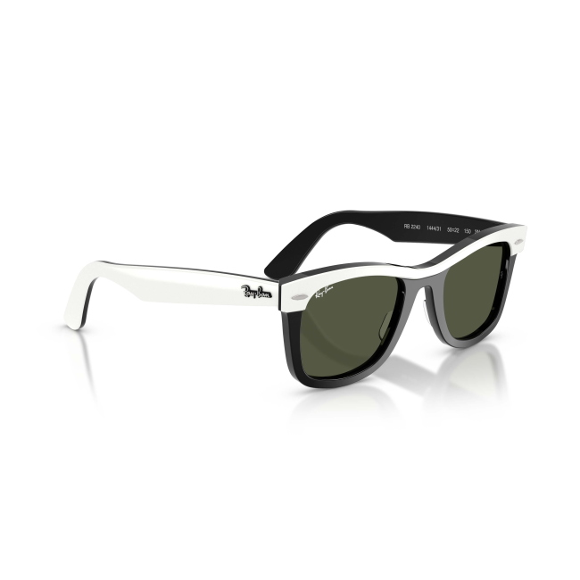 Ray-Ban RB 2240 WAYFARER col. 1444/31 è un occhiale da sole in acetato bianco su nero e calibro 50.