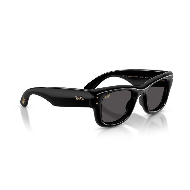 Ray-Ban RB 4940 WAYFARER PUFFER X A$AP ROCKY col. 601/87 è un occhiale da sole in acetato nero lucido e calibro 47.