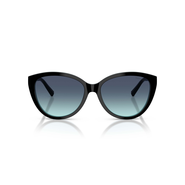Tiffany & Co. TF 4251 col. 8055/9S è un occhiale da sole da donna in acetato nero su blu tiffany, dalla forma cat eye e calibro 56.