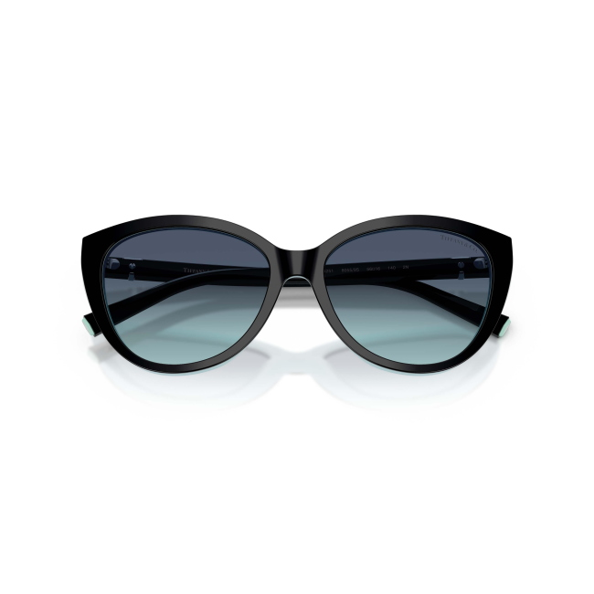 Tiffany & Co. TF 4251 col. 8055/9S è un occhiale da sole da donna in acetato nero su blu tiffany, dalla forma cat eye e calibro 56.