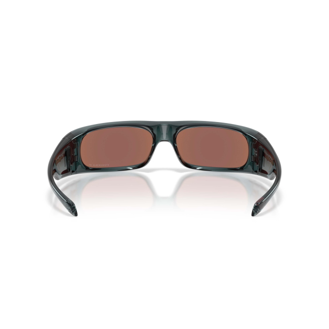 Oakley OO 9522 HIGHLAND Col.04 Cal.62: occhiale da sole, calibro 62, colore 04. Materiale/finitura celluloide cristallo nero, colore principale nero, lenti prizm deep water polarized.