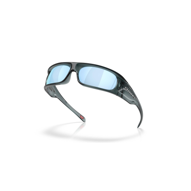 Oakley OO 9522 HIGHLAND Col.04 Cal.62: occhiale da sole, calibro 62, colore 04. Materiale/finitura celluloide cristallo nero, colore principale nero, lenti prizm deep water polarized.