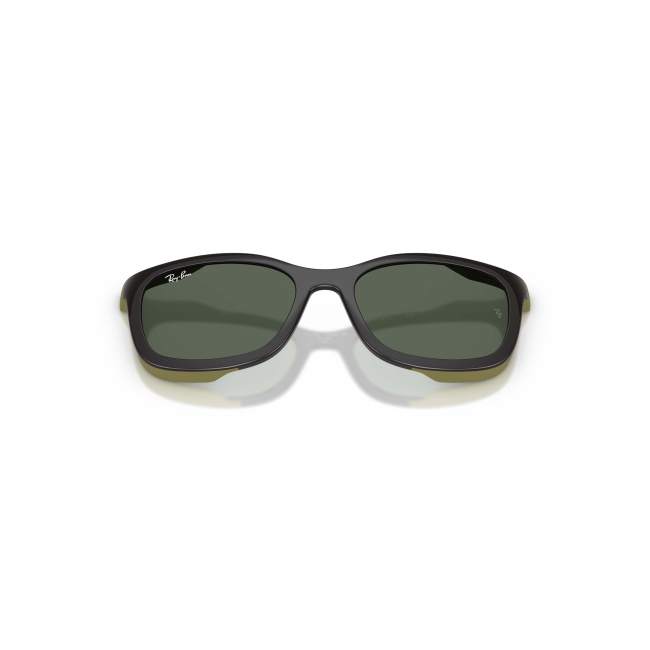 Ray-Ban Junior RY 1644C CLIP-ON Col.7511/71 Cal.46: occhiale da vista, calibro 46, colore 7511/71. Materiale/finitura celluloide grigio su verde gommato, colore principale grigio.