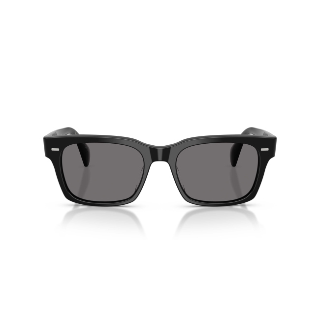 Oliver Peoples OV 5332SU RYCE SUN col. 1005/81 è un occhiale da sole da donna in acetato nero lucido, dalla forma squadrata e calibro 54.