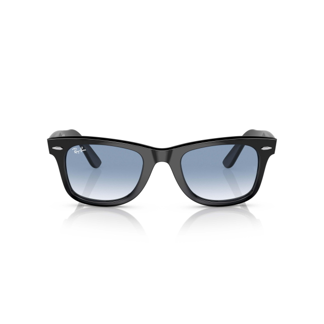 Ray-Ban 2140F SOLE Col.901/3F Cal.52: occhiale da sole, calibro 52, colore 901/3F. Materiale/finitura celluloide nero lucido, colore principale nero, lenti azzurre sfumate.
