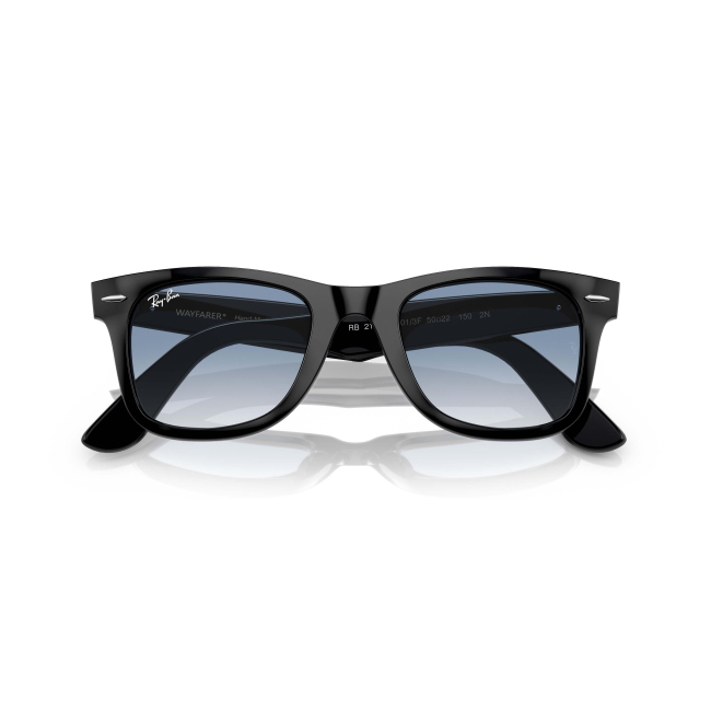 Ray-Ban 2140F SOLE Col.901/3F Cal.52: occhiale da sole, calibro 52, colore 901/3F. Materiale/finitura celluloide nero lucido, colore principale nero, lenti azzurre sfumate.