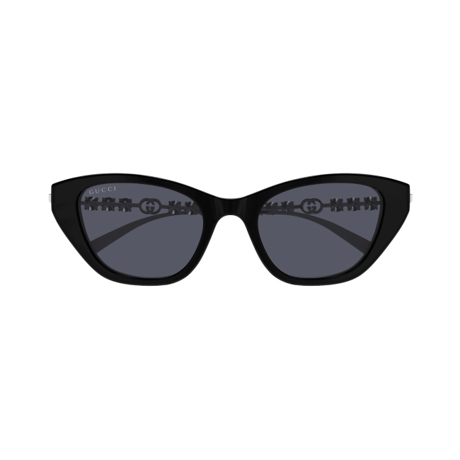 Gucci GG 1968 S col. 002 è un occhiale da sole in acetato nero e metallo argento e calibro 50.