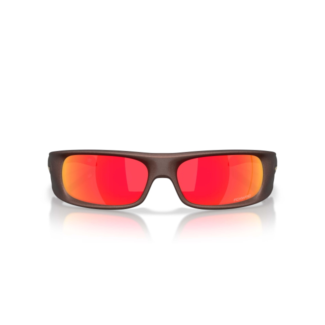 Oakley OO 9522 HIGHLAND JAYLEN BROWN col. 06 è un occhiale da sole in acetato marrone corten e calibro 62.