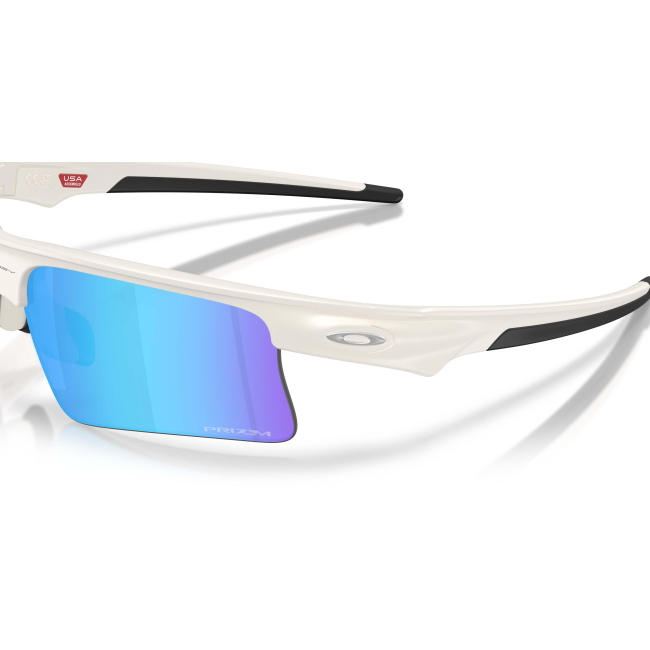 Oakley OO 9534 BISPHAERA SPEED col. 04 è un occhiale da sole in acetato bianco satinato e calibro 68.