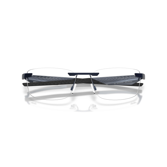 Oakley OX 3126 STEAKHOUSE 1.0 col. 03 interpreta il modello con METALLO BLU SCURO SATINATO. il calibro 55 ne definiscono il carattere.