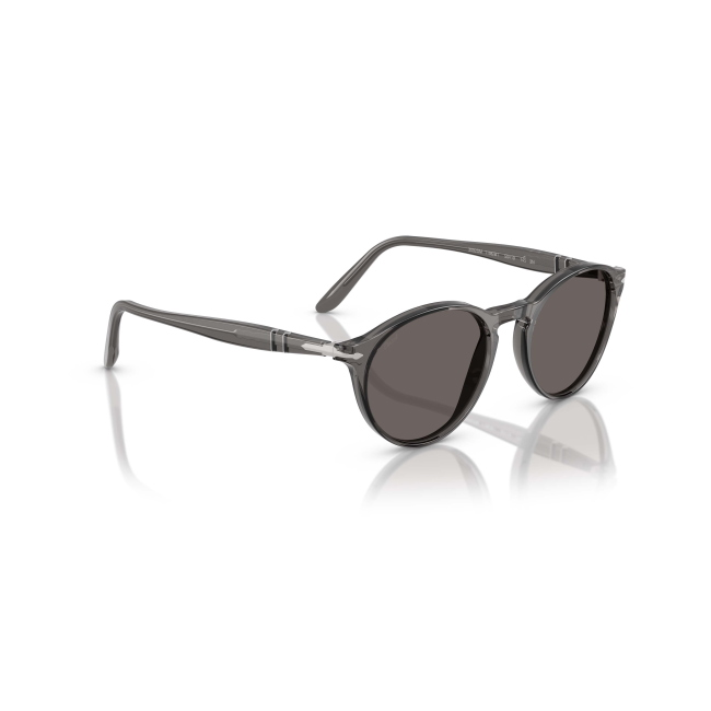 Persol PO 3092SM Col.1196/B1 Cal.50: occhiale da sole, calibro 50, colore 1196/B1. Materiale/finitura celluloide grigia trasparente, colore principale grigio, lenti grigio scuro.
