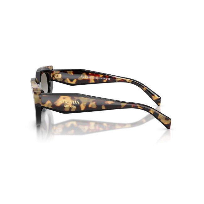 Prada SPR D02 Col.0CD-80L Cal.53: occhiale da sole, calibro 53, colore 0CD-80L. Materiale/finitura celluloide nero e marrone tartarugato, colore principale nero, lenti grigie sfumate.