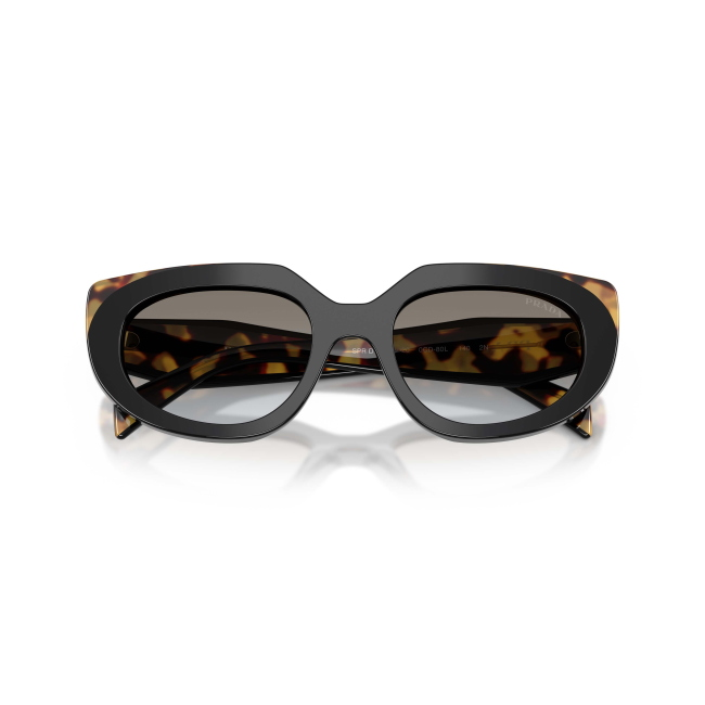 Prada SPR D02 Col.0CD-80L Cal.53: occhiale da sole, calibro 53, colore 0CD-80L. Materiale/finitura celluloide nero e marrone tartarugato, colore principale nero, lenti grigie sfumate.