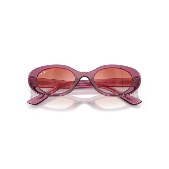 Ray-Ban Junior RJ 9141S Col.7217/V0 Cal.45: occhiale da sole, calibro 45, colore 7217/V0. Materiale/finitura celluloide viola trasparente, colore principale viola, lenti rosse sfumate.