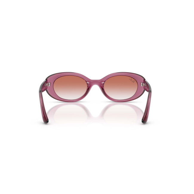 Ray-Ban Junior RJ 9141S Col.7217/V0 Cal.45: occhiale da sole, calibro 45, colore 7217/V0. Materiale/finitura celluloide viola trasparente, colore principale viola, lenti rosse sfumate.