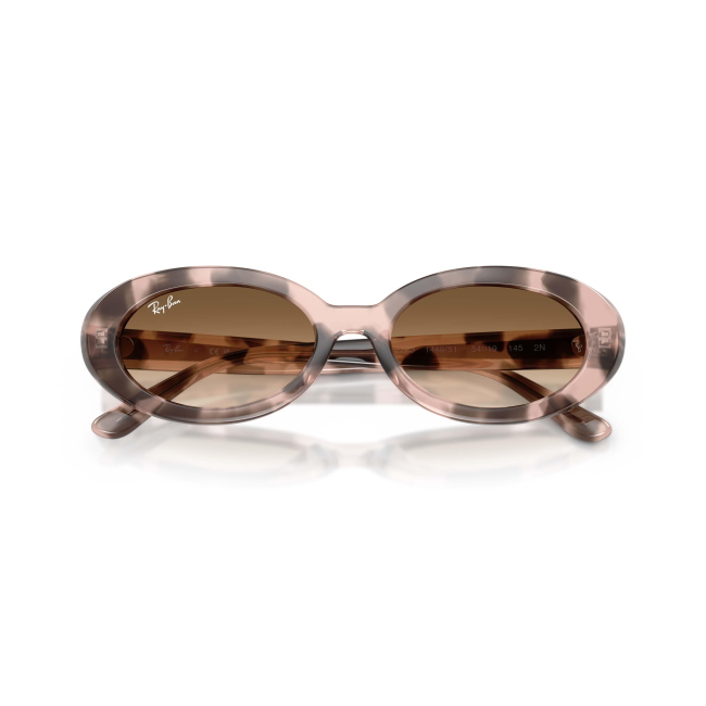 Ray-Ban RB 2223 col. 1449/51 è un occhiale da sole in acetato tartarugato rosa e calibro 54.