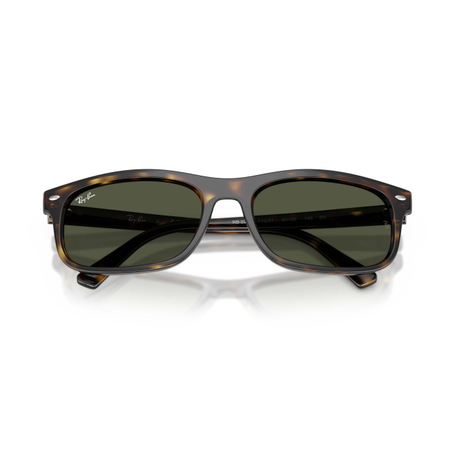 Ray-Ban RB 2224 col. 710/31 è un occhiale da sole in acetato marrone tartarugato e calibro 57.