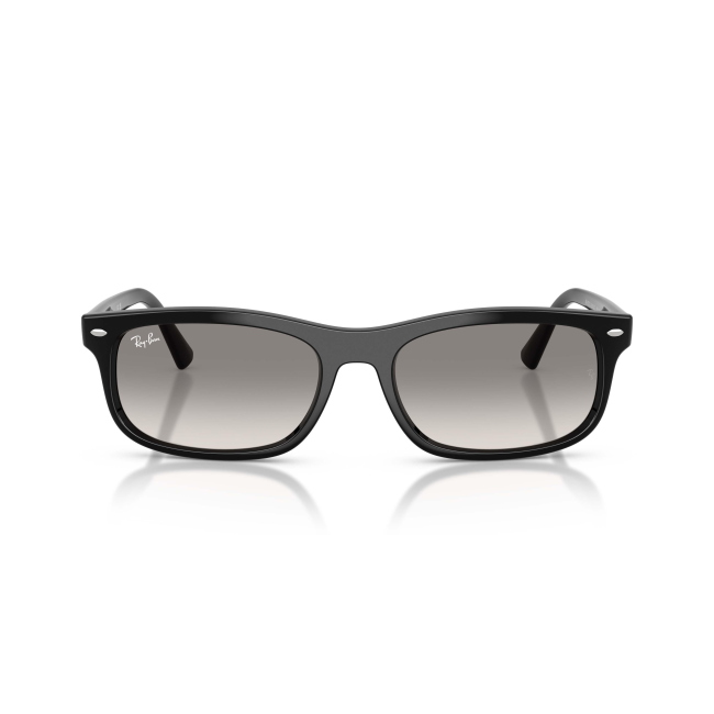 Ray-Ban RB 2224 col. 901/32 è un occhiale da sole in acetato nero lucido e calibro 57.