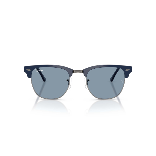 Ray-Ban RB 3016 CLUBMASTER Col.6879/56 Cal.51: occhiale da sole, calibro 51, colore 6879/56. Materiale/finitura celluloide blu satinato e metallo canna di fucile, colore principale blu, lenti blu.