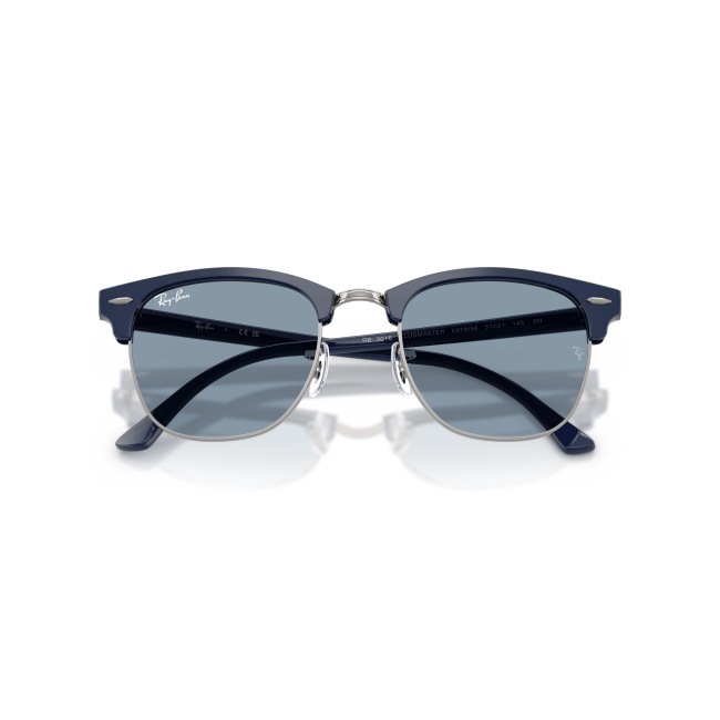 Ray-Ban RB 3016 CLUBMASTER Col.6879/56 Cal.51: occhiale da sole, calibro 51, colore 6879/56. Materiale/finitura celluloide blu satinato e metallo canna di fucile, colore principale blu, lenti blu.