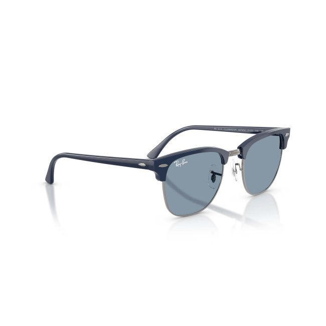 Ray-Ban RB 3016 CLUBMASTER Col.6879/56 Cal.51: occhiale da sole, calibro 51, colore 6879/56. Materiale/finitura celluloide blu satinato e metallo canna di fucile, colore principale blu, lenti blu.