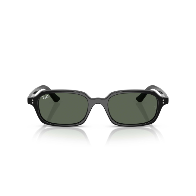 Ray-Ban RB 4455 ZURI col. 6677/71 è un occhiale da sole in acetato nero lucido e calibro 52.
