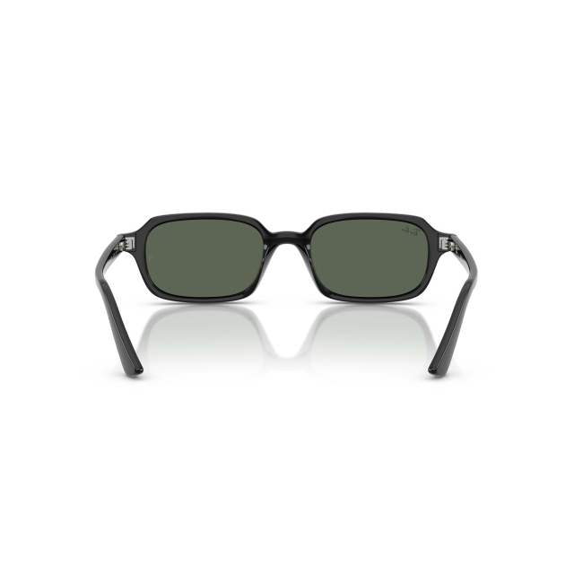 Ray-Ban RB 4455 ZURI col. 6677/71 è un occhiale da sole in acetato nero lucido e calibro 52.
