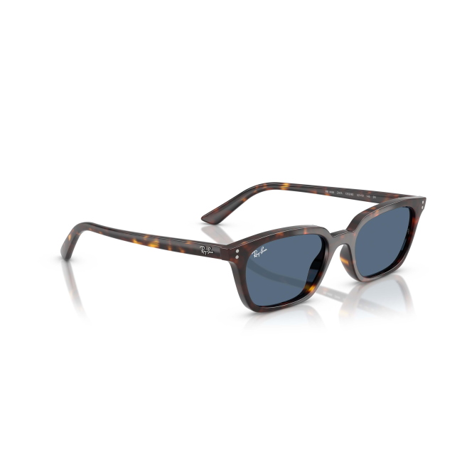 Ray-Ban RB 4456 ZAYA col. 1359/80 è un occhiale da sole in acetato marrone tartarugato e calibro 53.