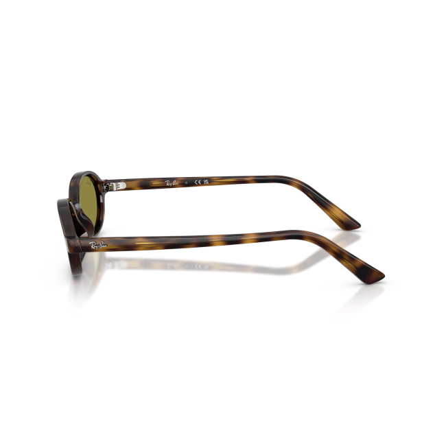 Ray-Ban RB 4472 col. 1359/2 è un occhiale da sole in acetato marrone tartarugato e calibro 51.