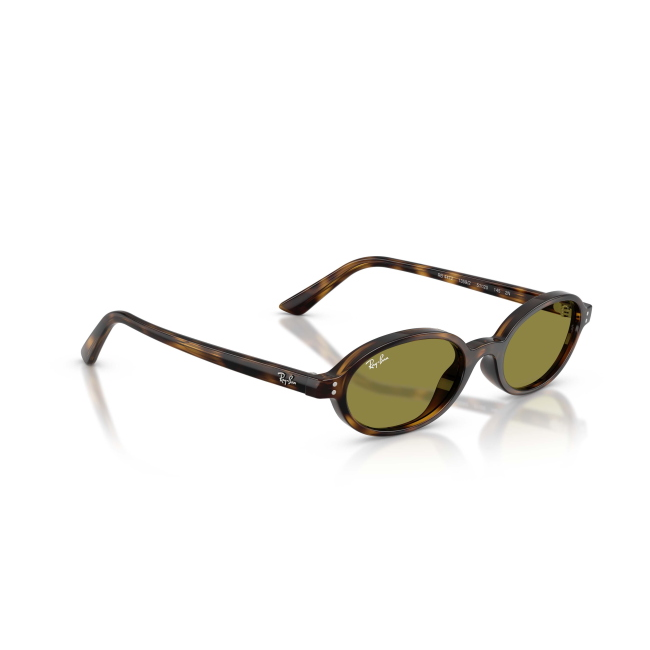 Ray-Ban RB 4472 col. 1359/2 è un occhiale da sole in acetato marrone tartarugato e calibro 51.