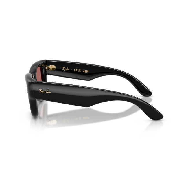 Ray-Ban RB 4940 WAYFARER PUFFER Col.601/69 Cal.50: occhiale da sole, calibro 50, colore 601/69. Materiale/finitura celluloide nero lucido, colore principale nero, lenti violetto scuro.